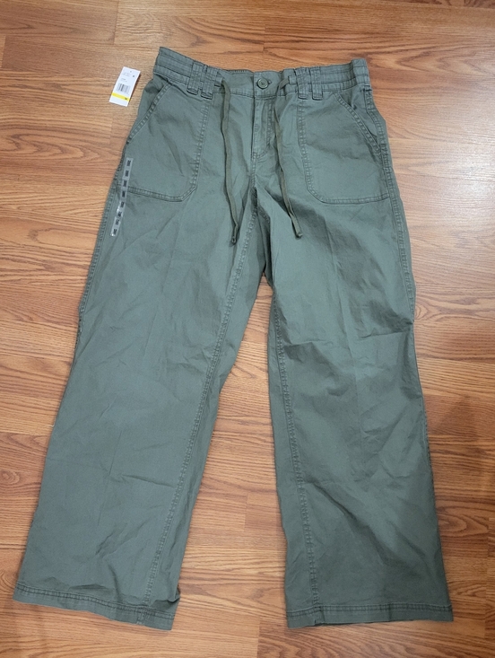 Aeropostale Pants - Women's Olive Green Low Rise Cargo Pants with Utility Pockets